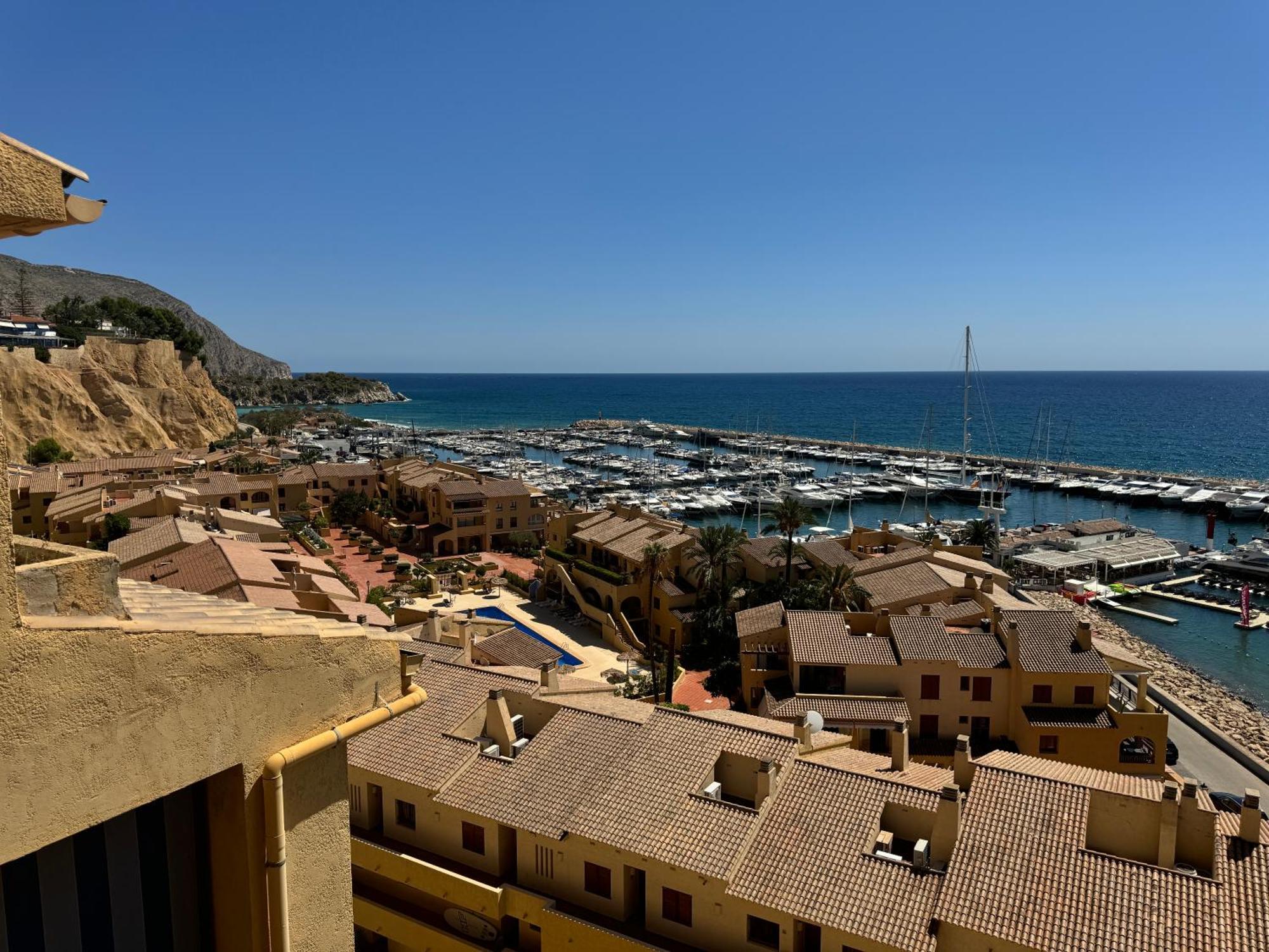 Sunrise Beachfront Apartment By The Marina Altea Bagian luar foto
